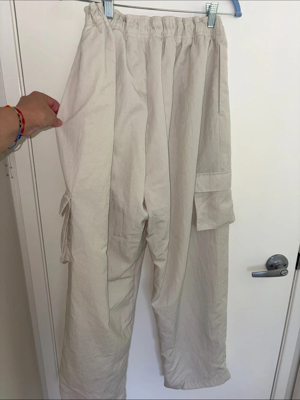 NIke women’s Beige Cargo Drawstring Pants LINED L